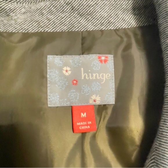 Hinge Women's Asymmetrical Cardigan in Olive and Cream - Picture 4 of 7